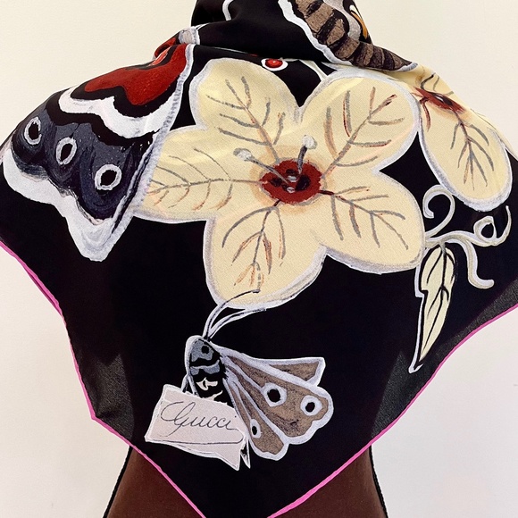 New Gucci Logo Kris Knight Butterfly Flora Black Silk Scarf with Gucci Gift Box - Picture 5 of 14